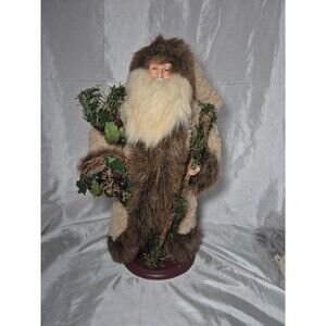 Vintage Old World Style Santa Beige With Berry Wreath 15" Tall
